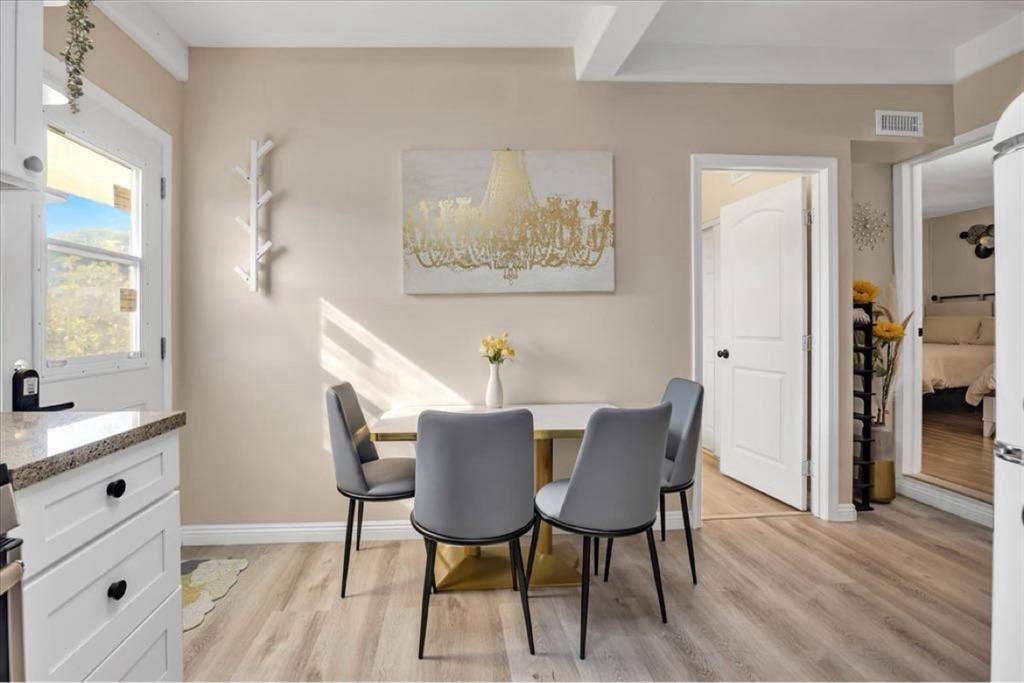 Looking for a female roommate