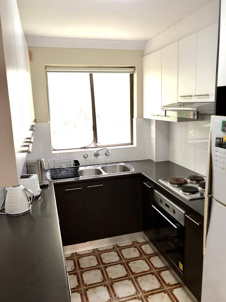 Room + private bathroom Kensington