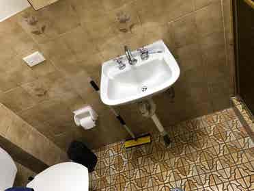 Room + private bathroom Kensington