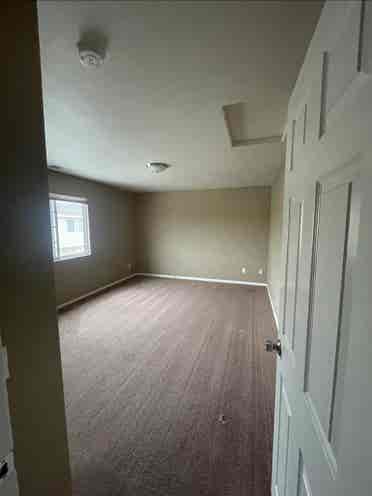 1 empty room 2 roommates moving out