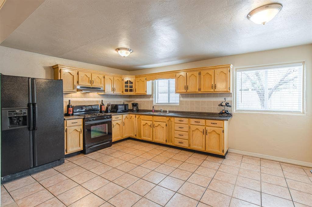 Large master Price/Main St Mesa