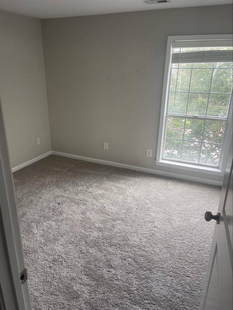 Bedroom available in North Raleigh!