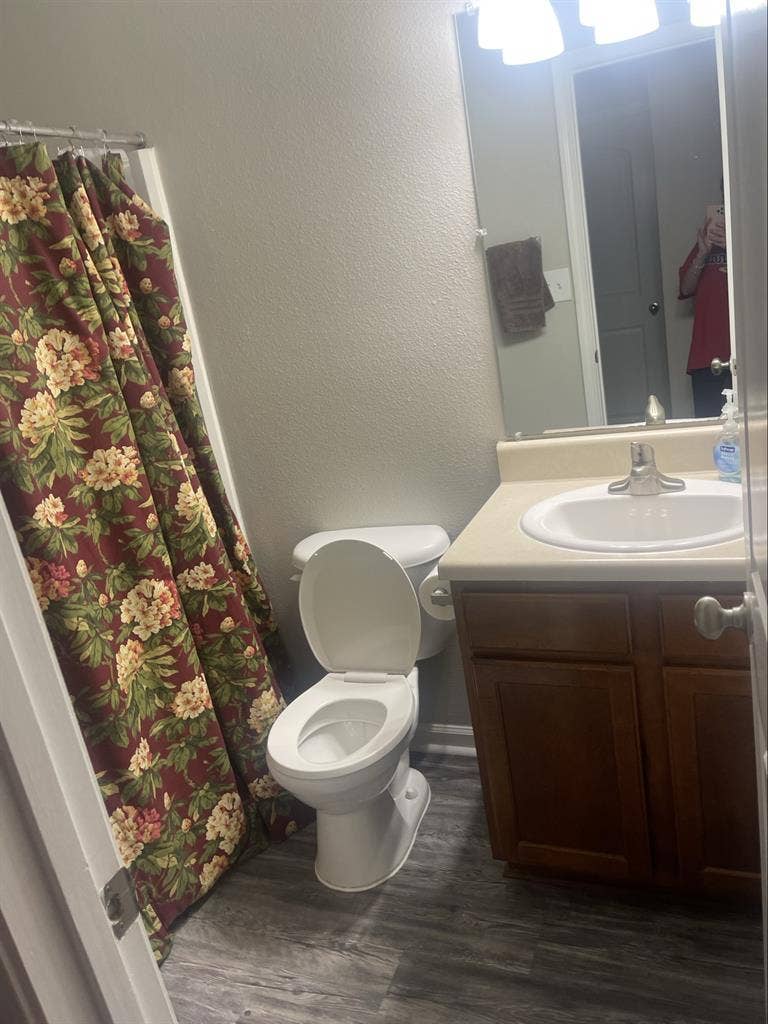 Bedroom available in North Raleigh!