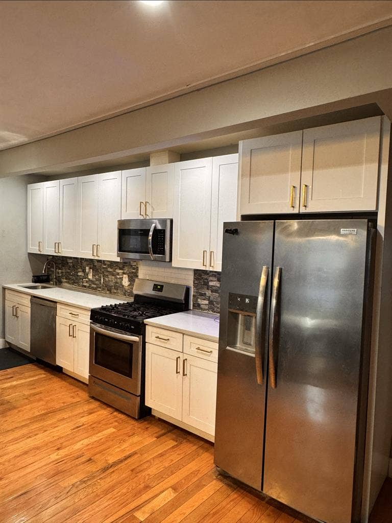Room in beautiful Apartment