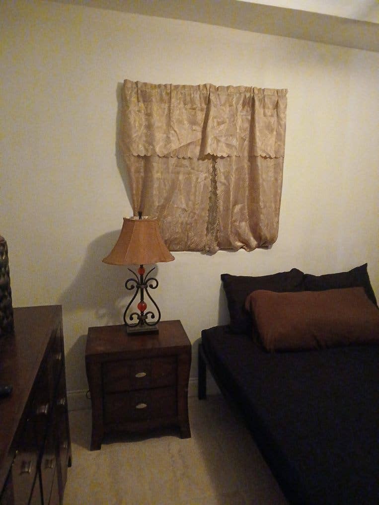 Room available with shared bathroom