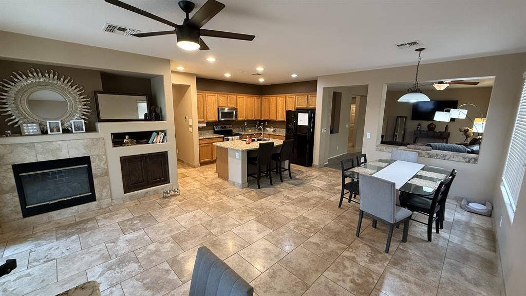 Room For Rent In Anthem