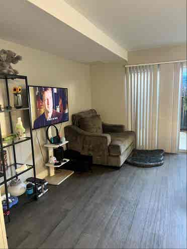 bath townhome style apt