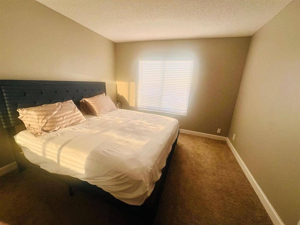 Beachfront 1BR Apt – Furnished