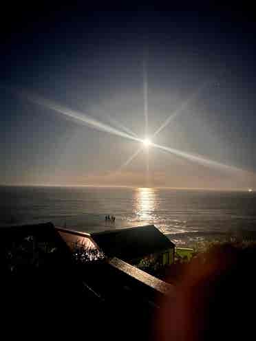 Beachfront 1BR Apt – Furnished
