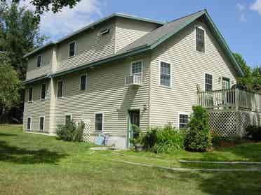 UNH Students  bath apartment