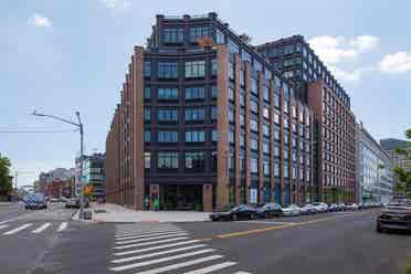ba,— Apartment available!