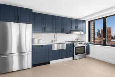 ba,— Apartment available!