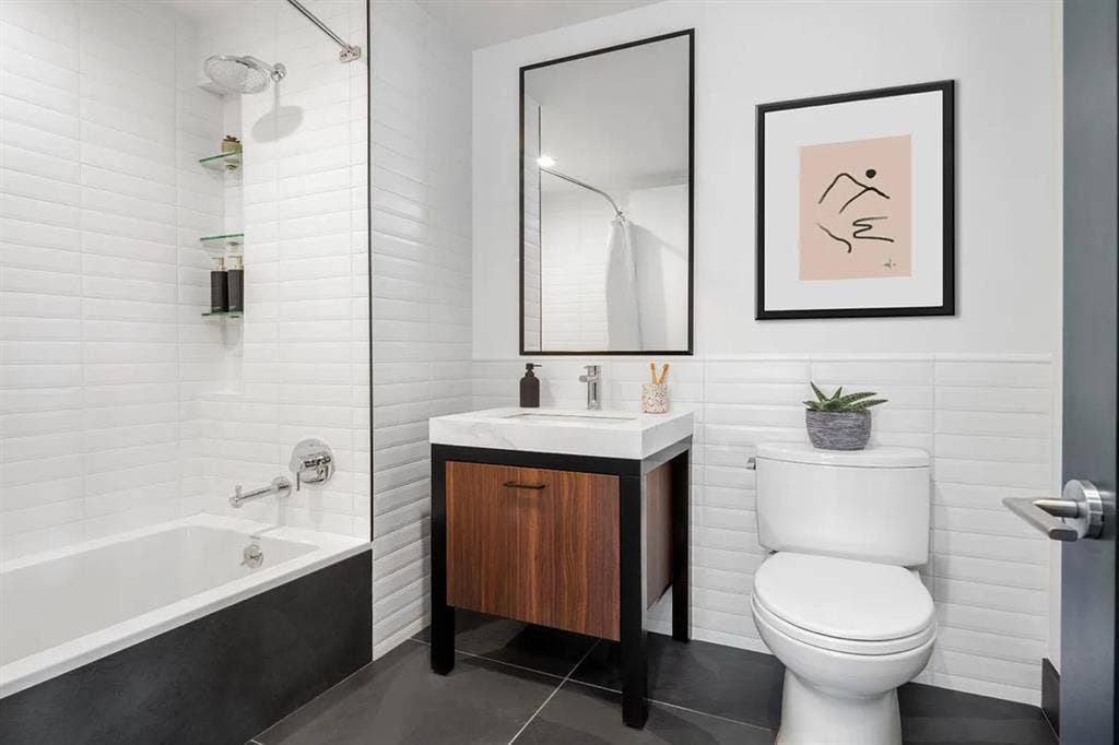 ba,— Apartment available!