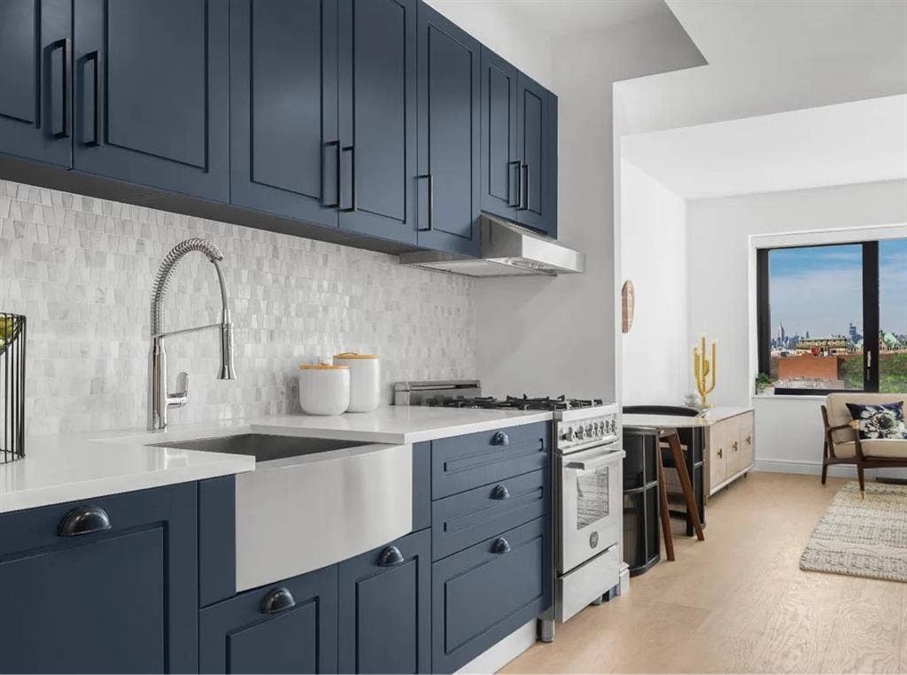 ba,— Apartment available!