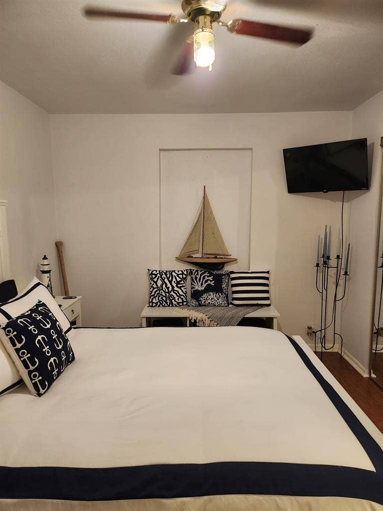 West Palm Beach furnished room