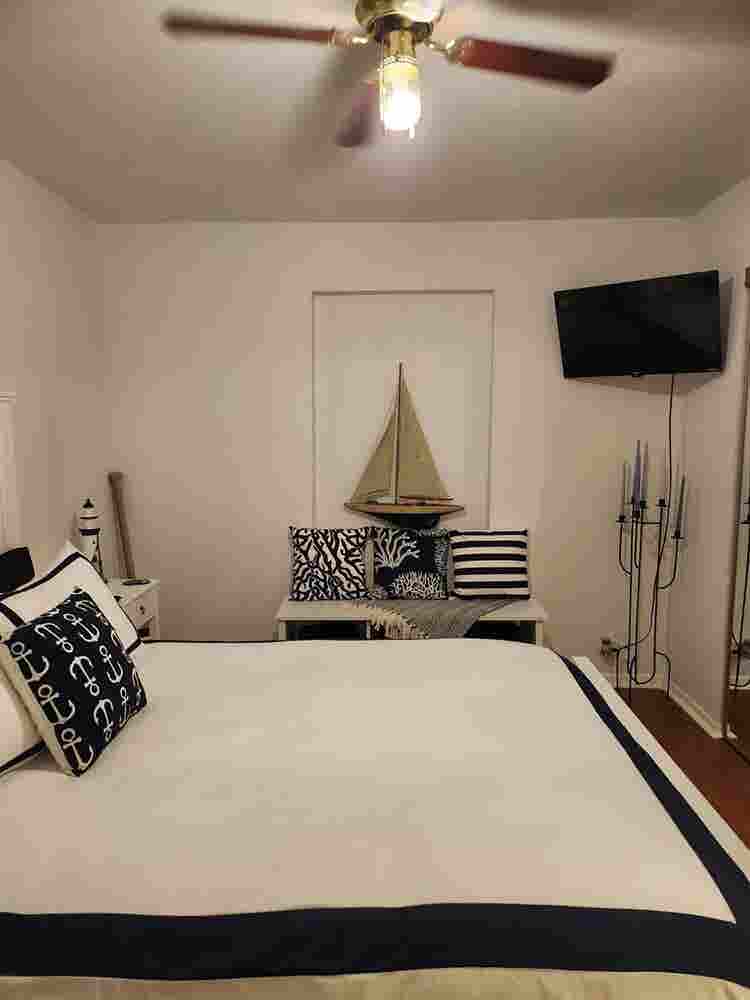 West Palm Beach furnished room