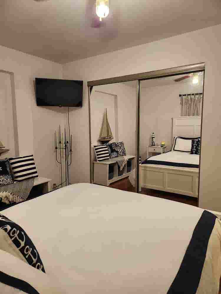 West Palm Beach furnished room