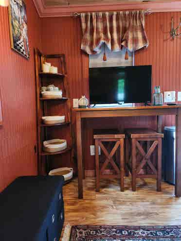 Tiny cottage efficiency for rent