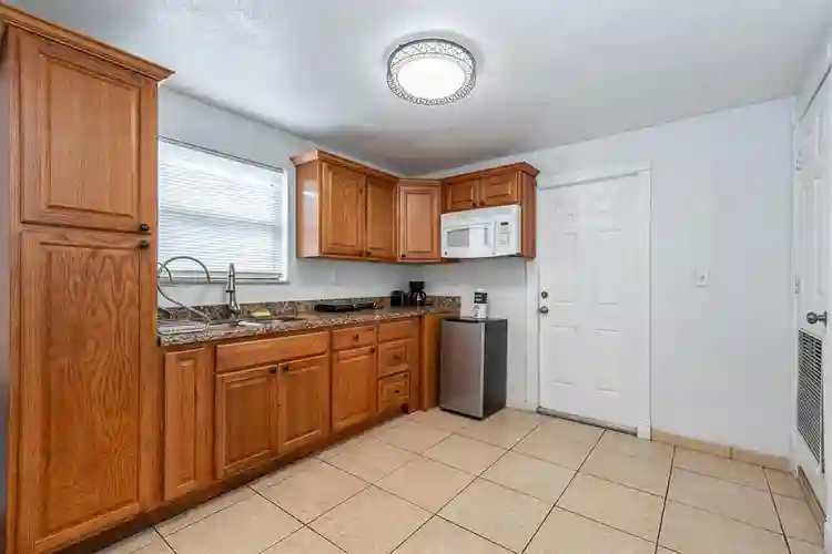 Spacious Home Pool Table WiFi & A/C