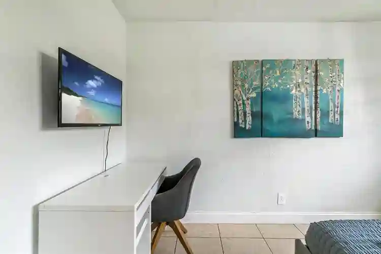 Spacious Home Pool Table WiFi & A/C