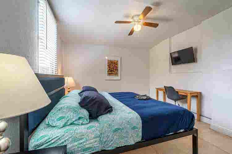 Cozy Functional Home Great Location
