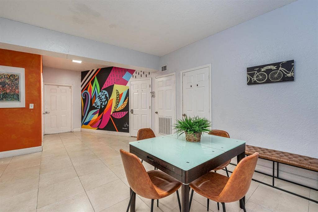 Cozy Functional Home Great Location