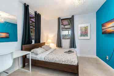 Cozy Functional Home Great Location