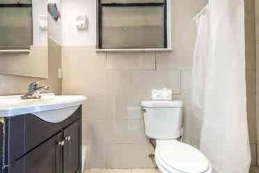 Cozy Functional Home Great Location