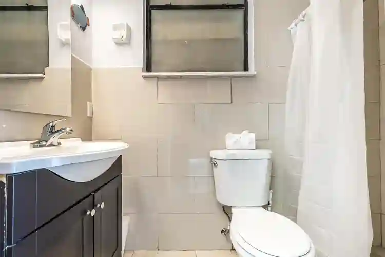 Cozy Functional Home Great Location