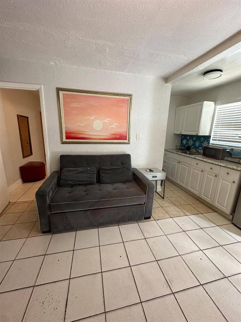 Bright and Spacious Studio Stay