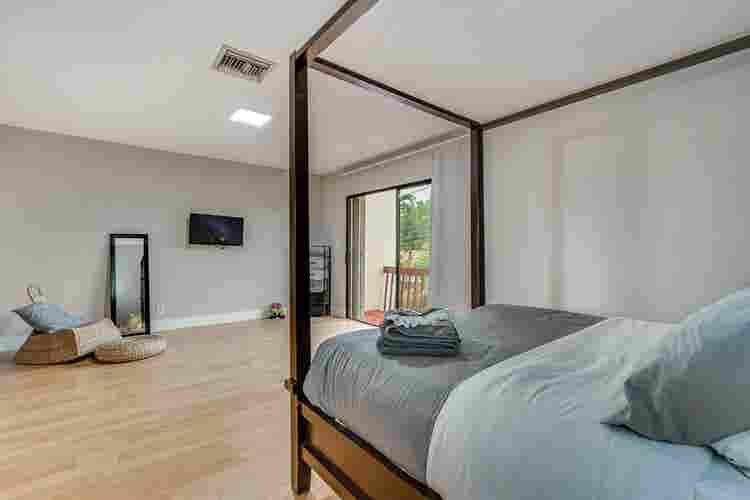 Comfortable and Spacious Home