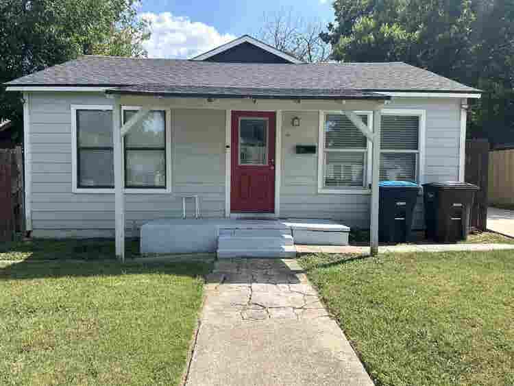 1 bedroom available for rent
