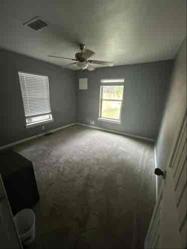 1 bedroom available for rent