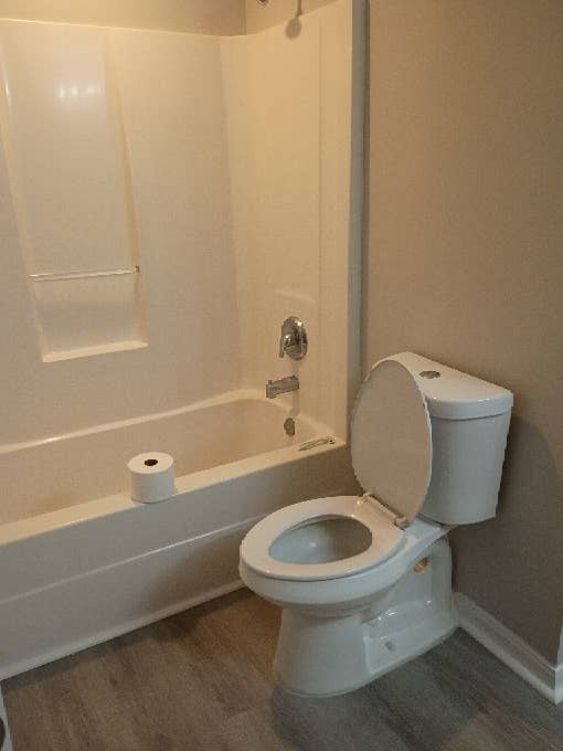 Single mom Looking for roommate!