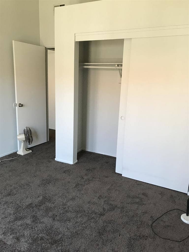 ROOM FOR RENT CLOSE TO BEACH