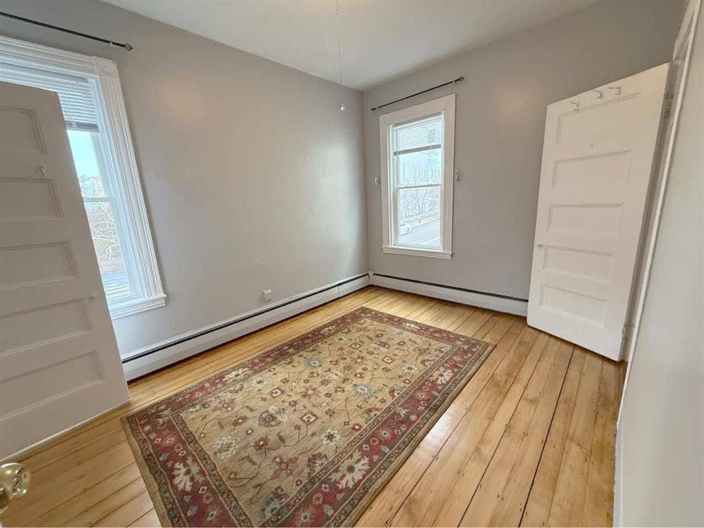 Room in 2BR – Move in May