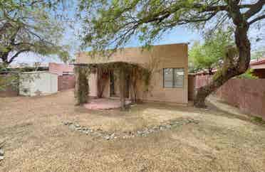Cool two bedroom house in Tucsonn