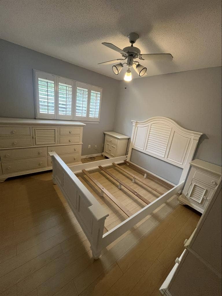 Furnished room with private office.