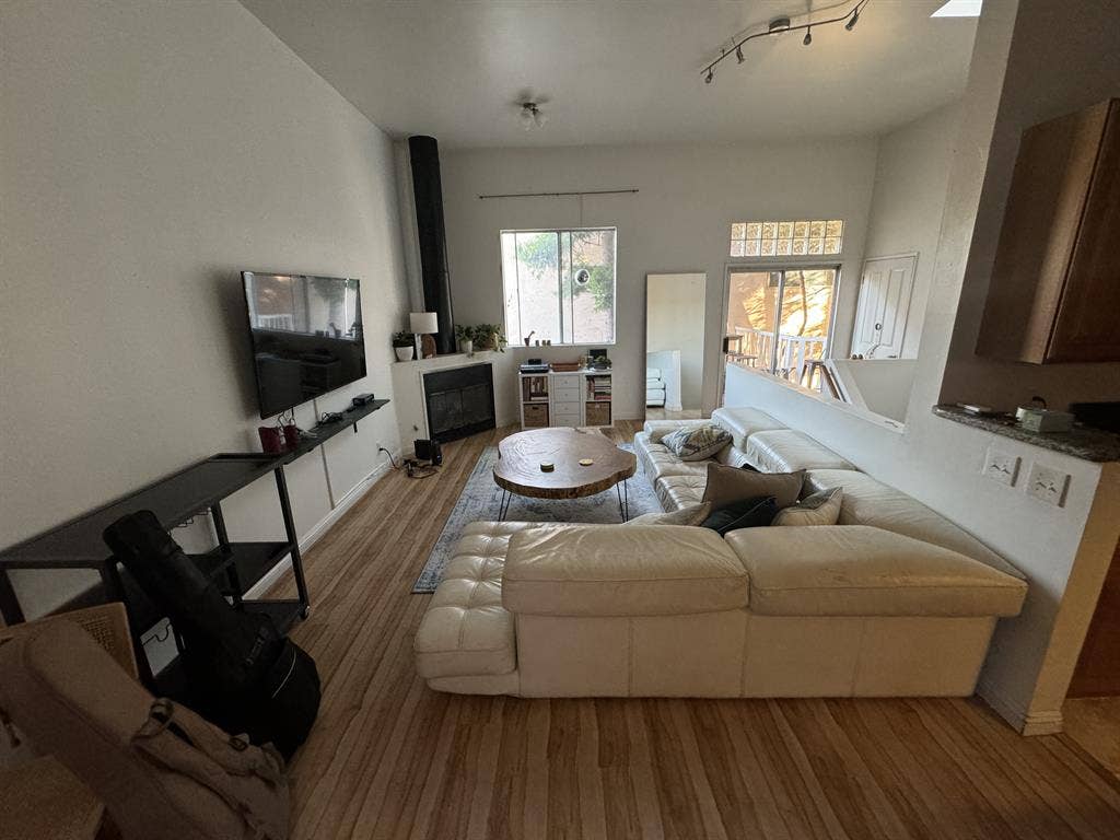 Furnished room, private bath & roof