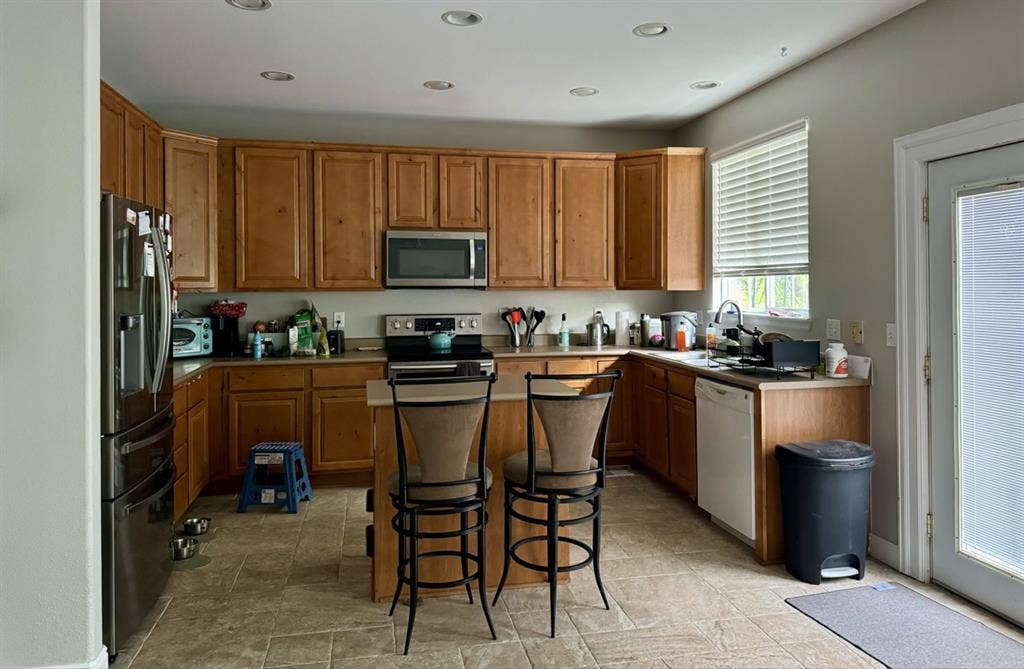 Private room in house share