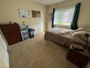 Private room in house share