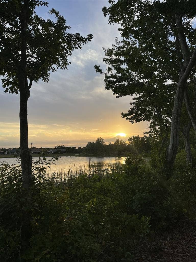 Priv.Bath!! All Included Wmn Only