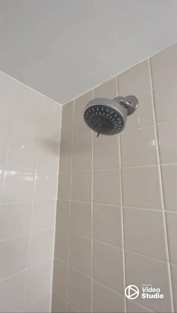 Priv.Bath!! All Included Wmn Only
