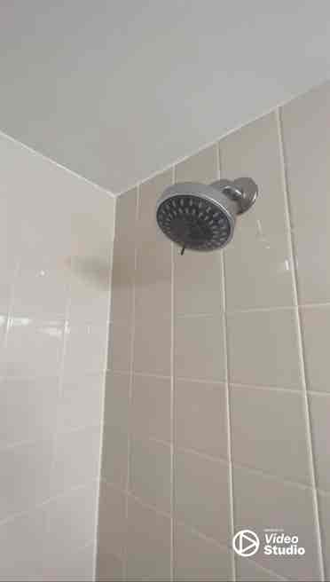 Priv.Bath!! All Included Wmn Only