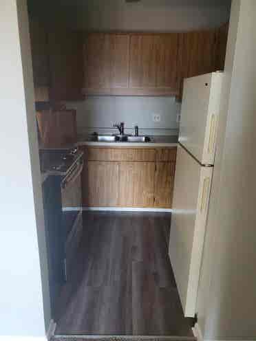 Looking for long term roommate