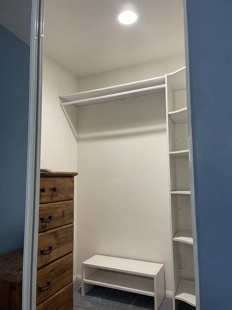 Large BR SCV Walkin-closet Bath