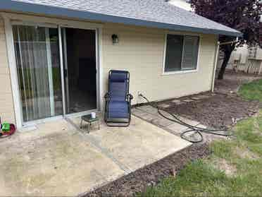 Looking for 
Professional Roommate