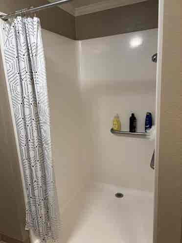 Looking for 
Professional Roommate