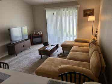 Looking for 
Professional Roommate