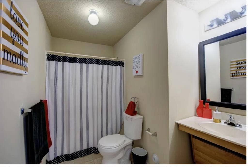 1 bedroom with private bath